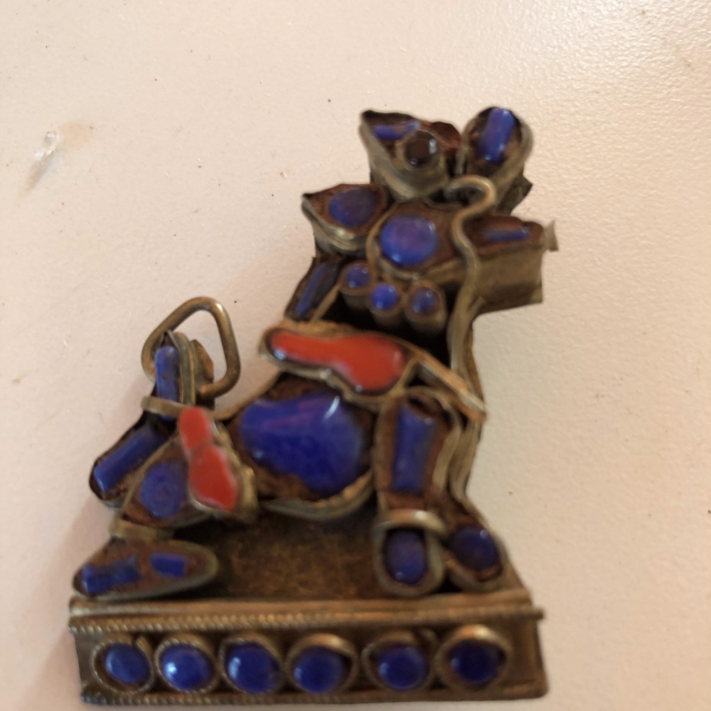 Vintage Fu Dog brooche